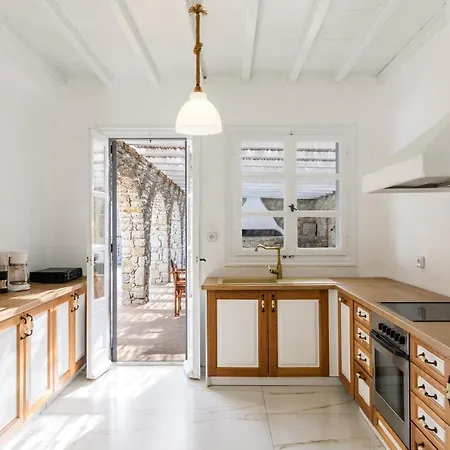 Aquileria Seaview Pool - Seven Bedrooms *