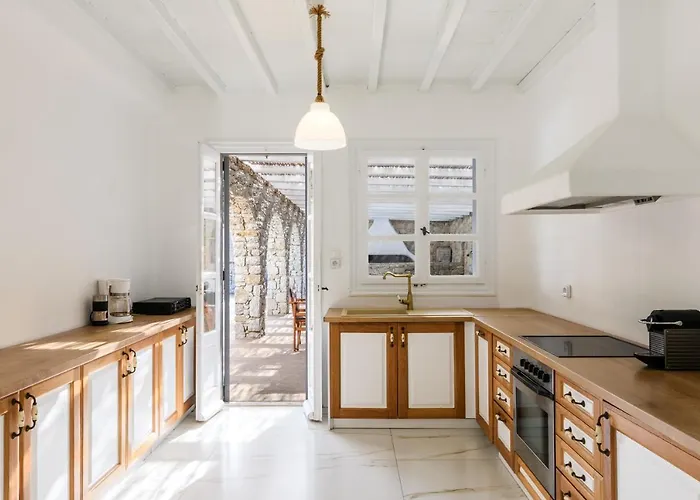 Aquileria Seaview Pool - Seven Bedrooms *