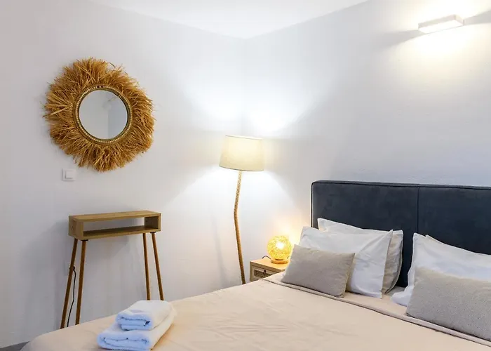 Aquileria Seaview Pool - Seven Bedrooms *